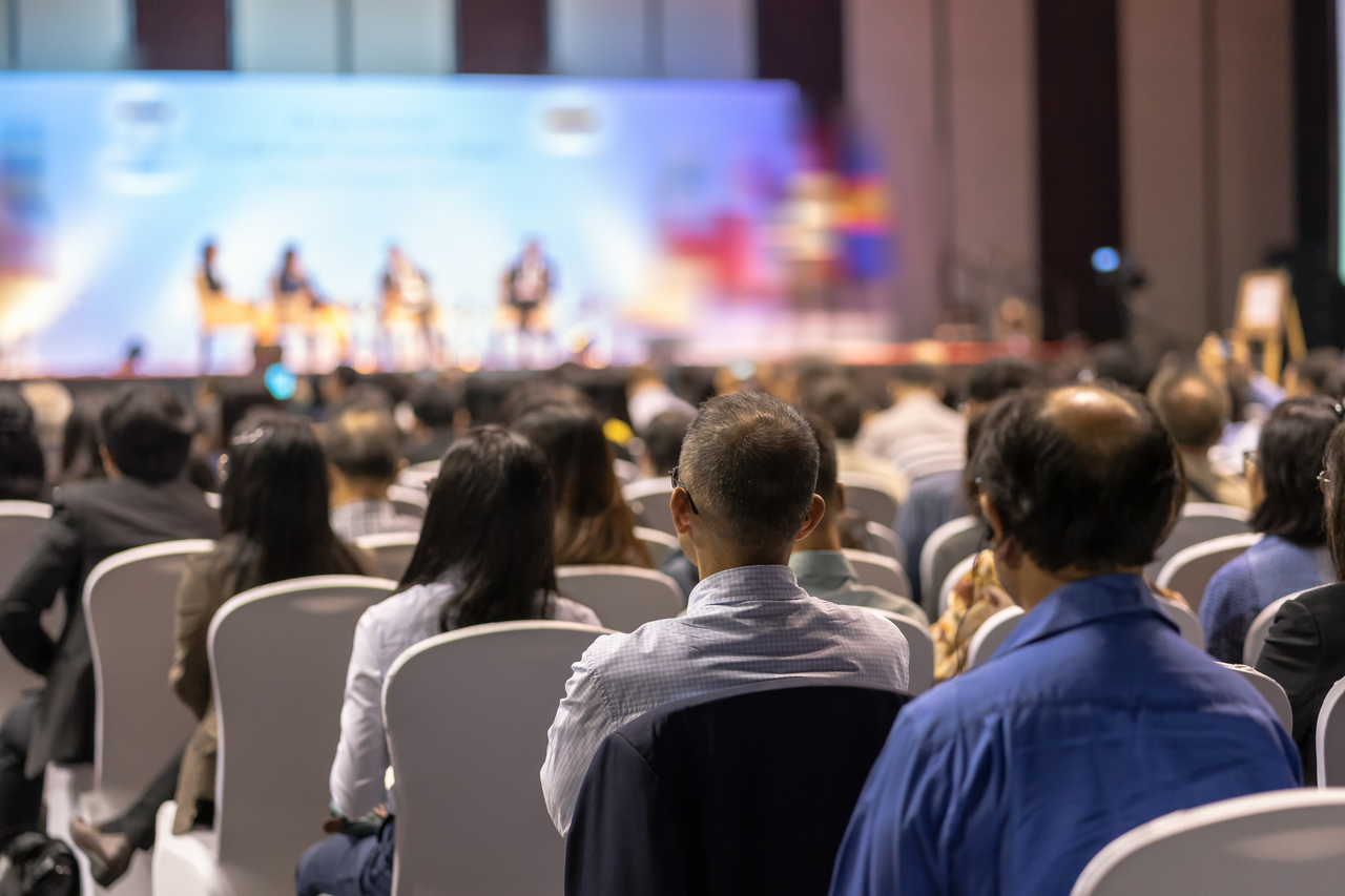 organize conferences